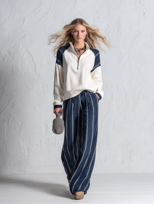AMBRA - Felpa bianca e pantaloni navy a righe