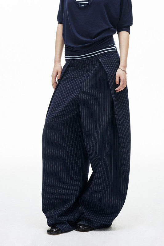 LOREDANA - Pantaloni wide-leg gessati dalla linea curva