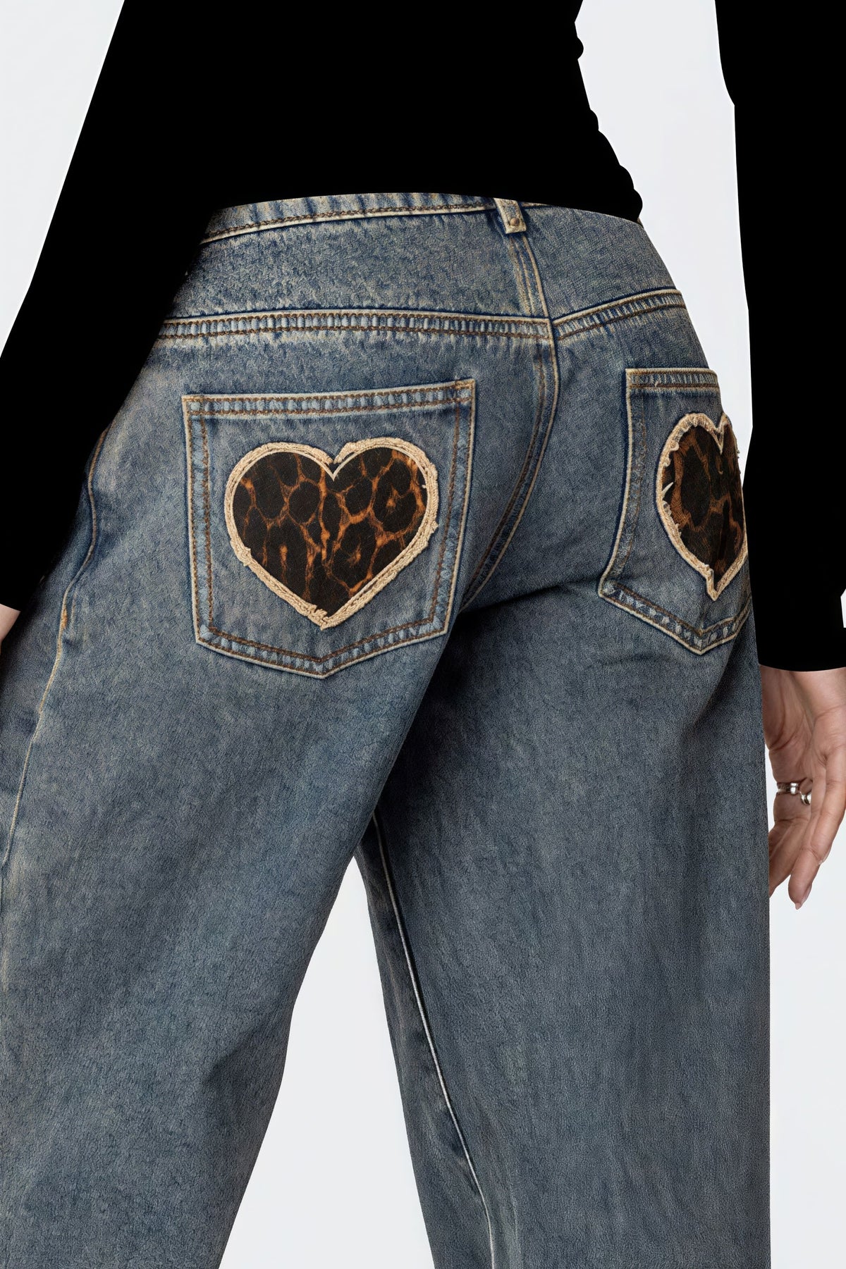 MASSA - Jeans a vita bassa con cuori e stampa leopardata