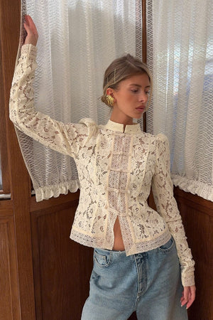 BUSACHI - Cardigan bianco in pizzo con bottoni decorativi